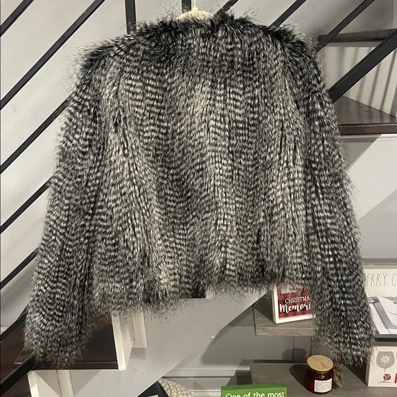 Urban code London Faux Fur Jacket Vintage Inspired Soft Timeless Chic Size 8 - Picture 7 of 7